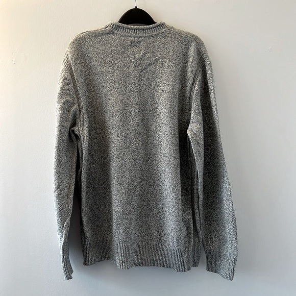GAP Men’s Sweater - Picture 2 of 2